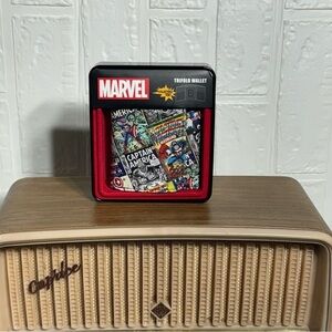 MARVEL Trifold Wallet Captain America Collector's Tin New
